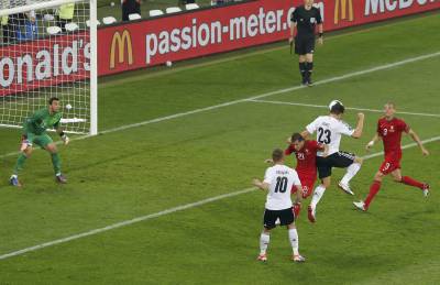 Mario Gómez marcó el gol que le dio el triunfo a Alemania ante Portugal.