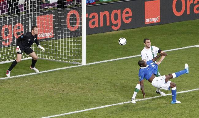 Balotelli marcó el segundo gol de Italia contra Irlanda.