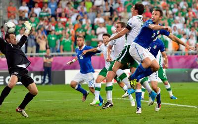 Cassano anotó el primer tanto contra Irlanda.