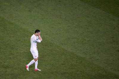 Cristiano acabó el partido entre lágrimas.