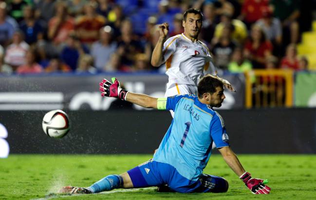 Casillas no logró parar el lanzamiento del macedonio Ibraimi.