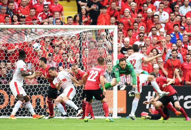 Gol del suizo Schaer contra Albania.