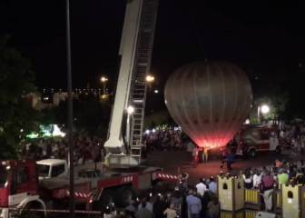 "Algo salió mal": El globo de papel de 25 metros que ardió en La Coruña