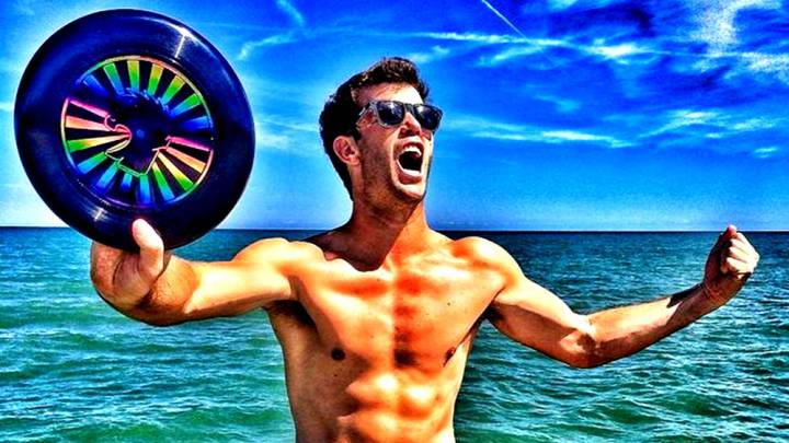 El mago del 'frisbee' al que intentarás imitar en la playa