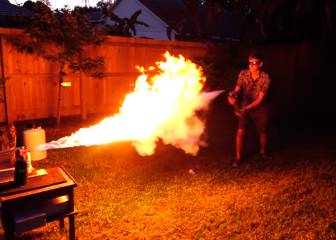 Lanzallamas contra rayo congelador, ¿quién gana la batalla de la ciencia?