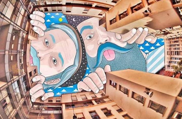 El artista que usa Paint (sí, el programa viejuno) para dibujar arte urbano en el cielo