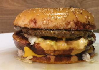 Esto es lo que pasa cuando echas ácido sulfúrico sobre un Big Mac