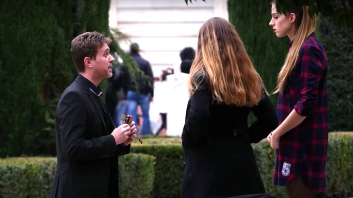 Este sacerdote te dice que no posturees porque es lujuria