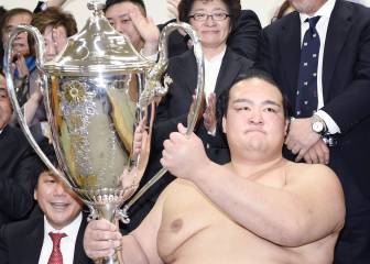 Japón vuelve a reinar en sumo 19 años después