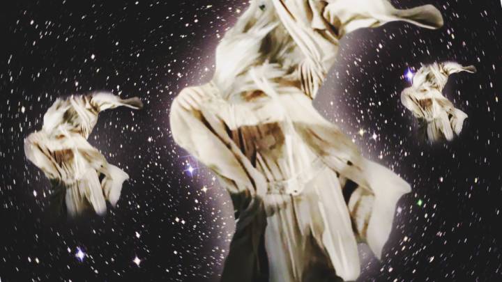 Teh Lurd Of Teh Reings: Saruman cayendo al vacío al ritmo de 'Shooting stars'