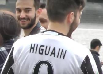 Lo que pasa cuando un fan de la Juve se pasea por Nápoles con la camiseta de Higuaín