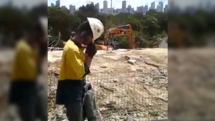 Este obrero australiano canta ópera sobre un andamio e Internet se rinde a sus pies