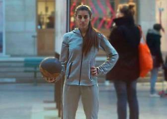 Lisa Zimouche, la 'freestyler' que sorprende a Ronaldinho y el PSG