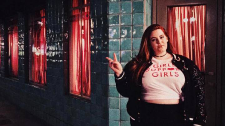 Un conductor de Uber arremete contra el peso de una modelo de tallas grandes