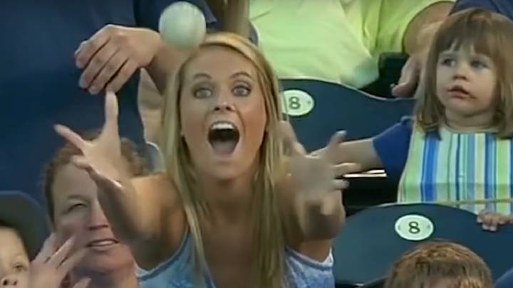 Lo más cruel del deporte era esto: adultos robando pelotas a niños