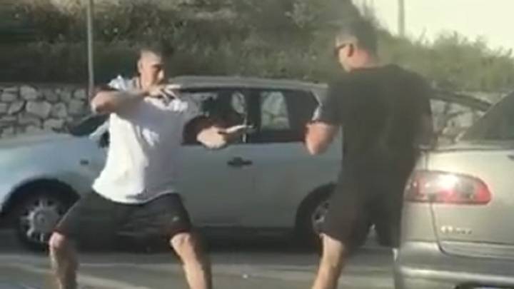 Dos conductores se pelean en una rotonda de Málaga y parece una partida del Tekken 4