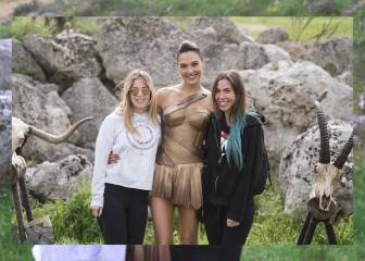 Dos youtubers españolas visitan el rodaje de 'Wonder Woman' y lo cuentan un año después