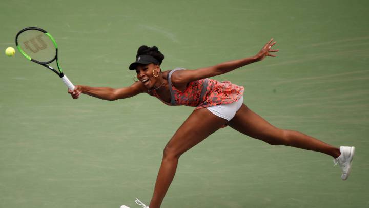 Venus Williams golpea a un recogepelotas en esa zona que tanto duele