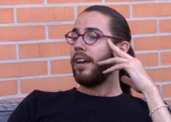 Un soltero de QQCCMH reconoce que su culo es de plástico