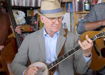 Steve Martin se pasa a la música: así toca el banjo