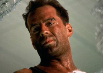 Bruce Willis se disfraza de una de las gemelas de 'El resplandor' y produce más risa que miedo