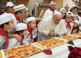El Papa Francisco celebra su cumpleaños con una pizza gigantesca