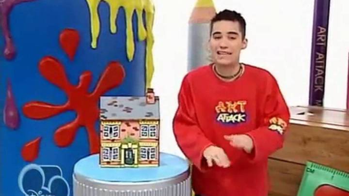 Jordi Cruz crea un ¨¢rbol de Navidad con ropa sucia para no hacer la colada