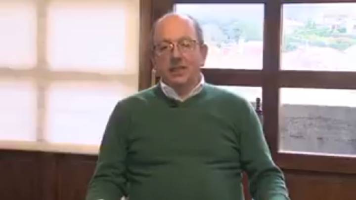 Este alcalde se pone a hablar de orina de perro en el mensaje institucional de Navidad