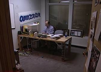 Así era la oficina de Jeff Bezos, dueño de Amazon, en 1999