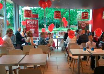 Esta pareja celebró su boda en el KFC y solo se gastó $100