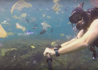 Un buceador graba cómo las aguas paradisíacas de Bali se están llenando de plásticos