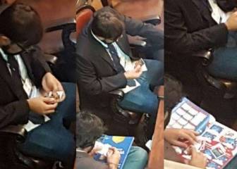 Pillan a dos asesores políticos brasileños intercambiando cromos del Mundial