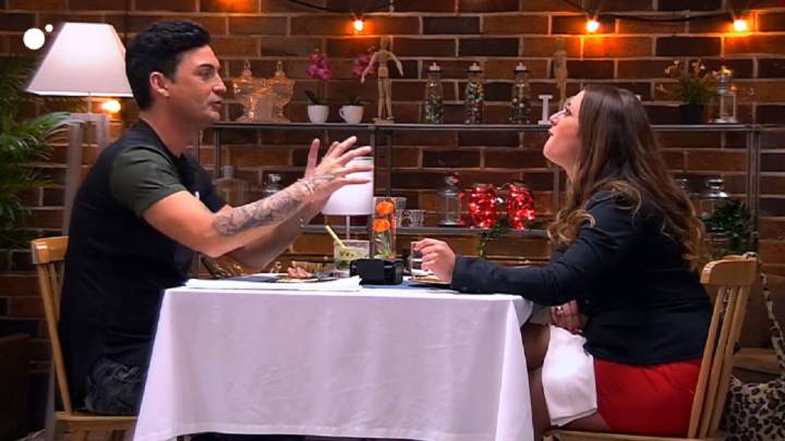 Desastre de cita: se alegra de que sea joyero y el chico la tacha de "materialista e interesada"