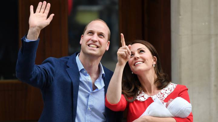 Petr Crouch 'trolea' en Twitter a los duques de Cambridge y se ríe de sí mismo y de su altura