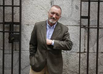 "Estimado imbécil": tremendo zasca de Pérez-Reverte a un periodista