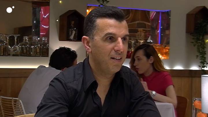 Este comensal enloquece con el parecido de su cita a Pamela Anderson