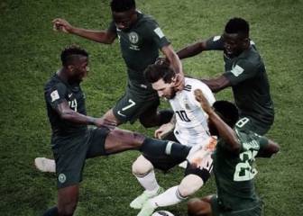 La imagen de Messi rodeado de rivales a lo Oliver que en realidad es un 'fake'