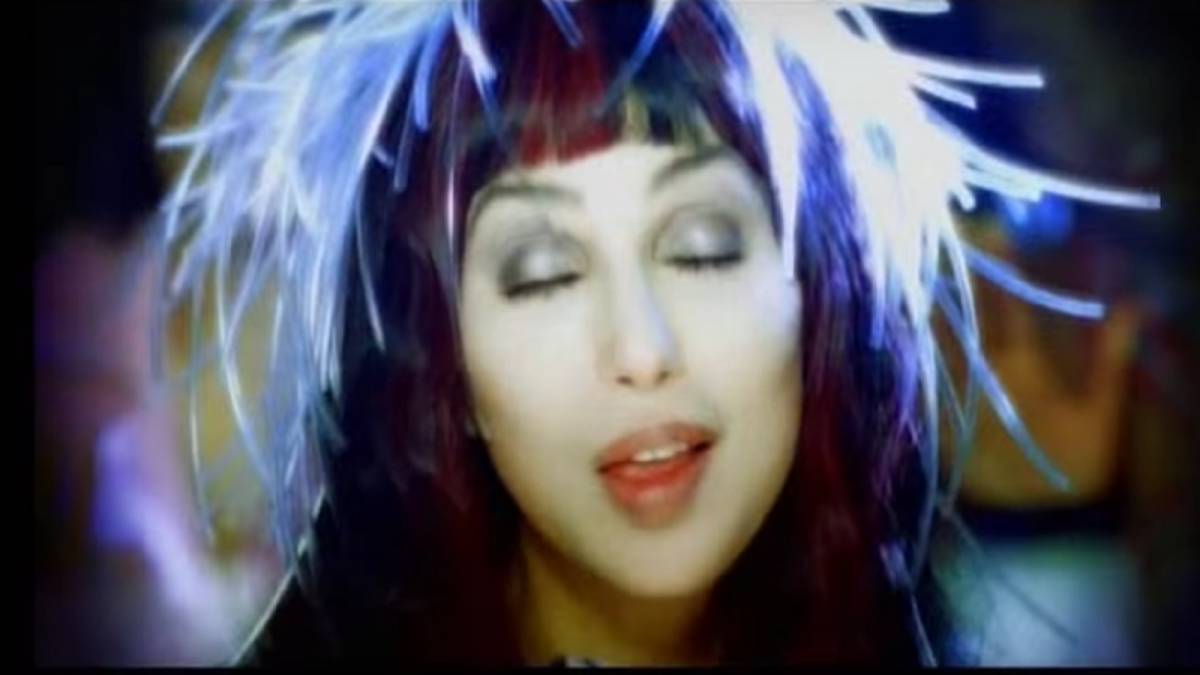 Шер белив. Cher - believe 1998г. Шер клипы. Шер первый клип. Cher believe клип актеры.