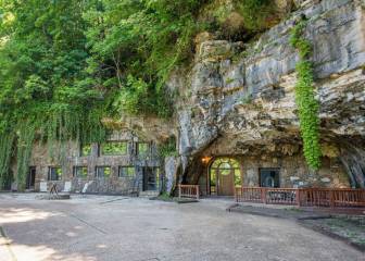 La cueva más lujosa del mundo está en venta y su interior es de película