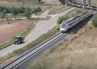 ¿Un tractor más rápido que un tren? Solo es posible en Teruel
