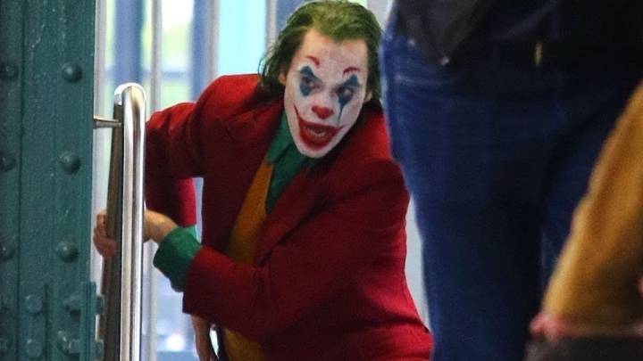 El Joker de Joaquin Phoenix se deja ver aterrorizando el metro de Brooklyn