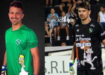 De Homer Simpson a Rasca y Pica: así son las camisetas del portero de un equipo argentino