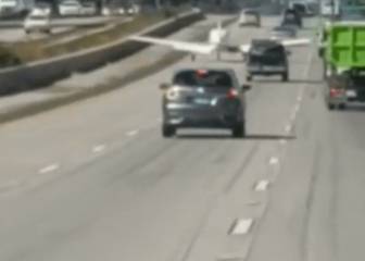 Una avioneta consigue aterrizar sin daños en una autopista