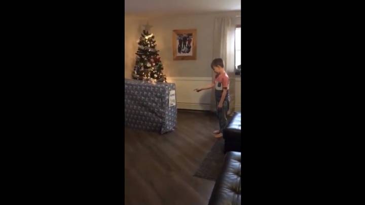 Este niño recibió el mejor regalo de Navidad que alguien puede desear