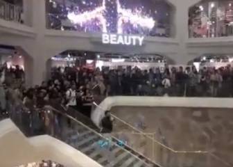 Un chico paraliza el Primark de Gran Vía para pedirle matrimonio a su novia