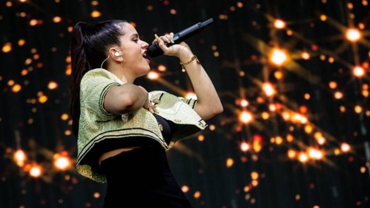 Rosalía inicia su gira mundial desbordando el Lollapalooza de Buenos Aires