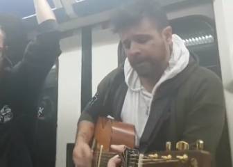 Pablo López sorprende actuando en el metro de Madrid y las redes revolucionan