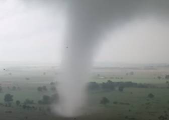 Así se ve un tornado a vista de dron