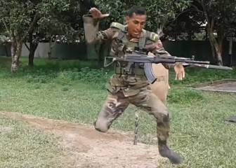 El Ejército de Bangladesh quizá no sea el mejor en lo suyo, pero sí hace mucha gracia