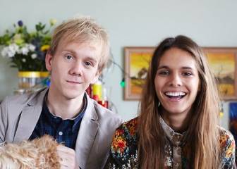 Hoy es día más feliz del año y lo celebramos con estas 5 series de humor en Netflix